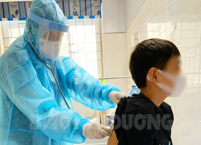 Bệnh nhân đầu tiên mắc Covid-19 tại ổ dịch Hồng Quang xuất viện